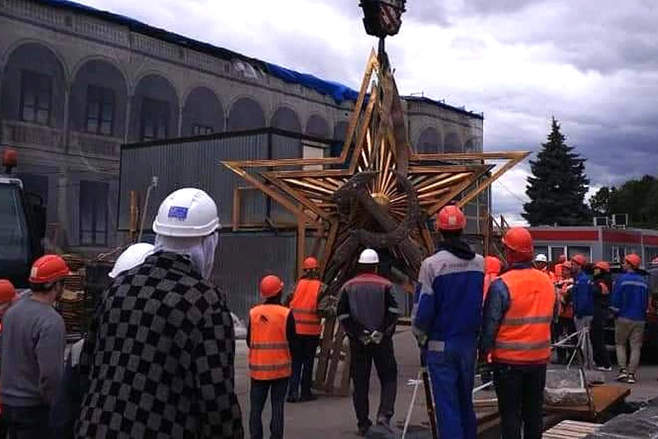 Звезду на здании Северного речного вокзала вернут на место после реставрации. Фото: Департамент культурного наследия Москвы