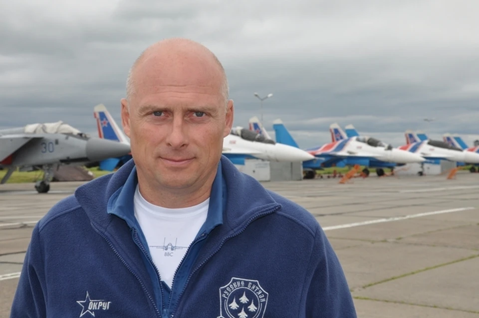Командир пилотажной группы «Русские витязи» Андрей Алексеев поделился секретами летчиков.
