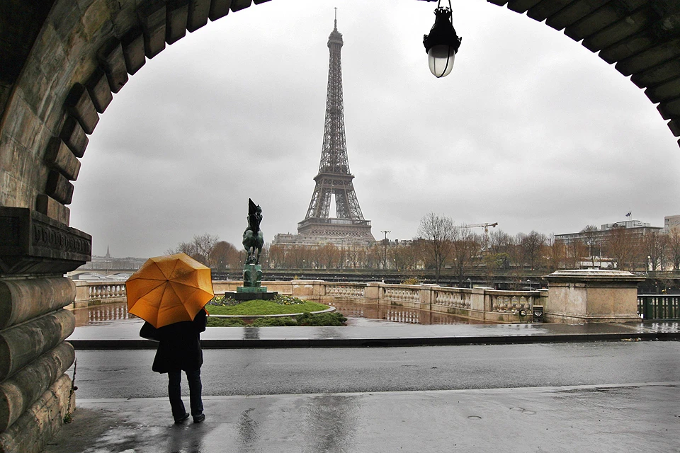 Дождливый день в Париже.