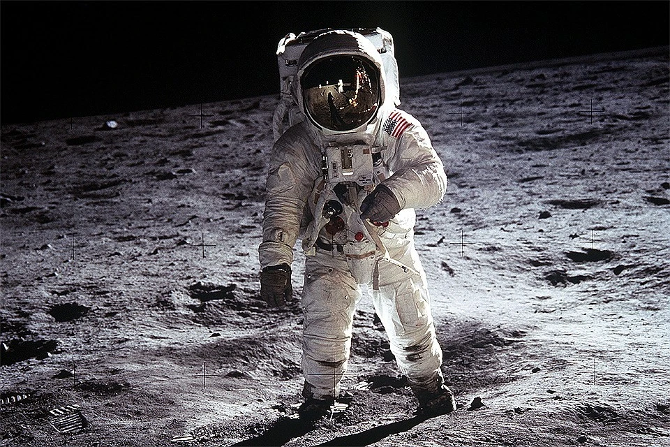Астронавт Базз Олдрин на поверхности Луны, июль 1969 года