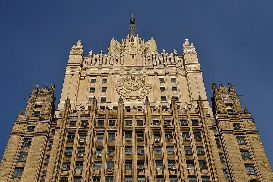 Во внешнеполитическом ведомстве России прокомментировал предложение Зеленского включить в обсуждение украинского кризиса Великобританию и США