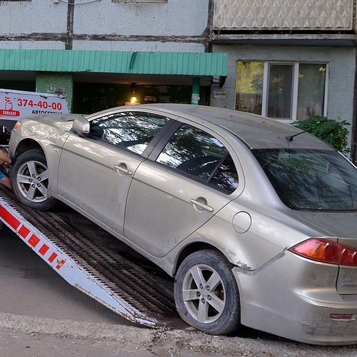 Из автовладельцев в пешеходы: самарцы остаются без «колес» из-за  коммунальных долгов - KP.RU