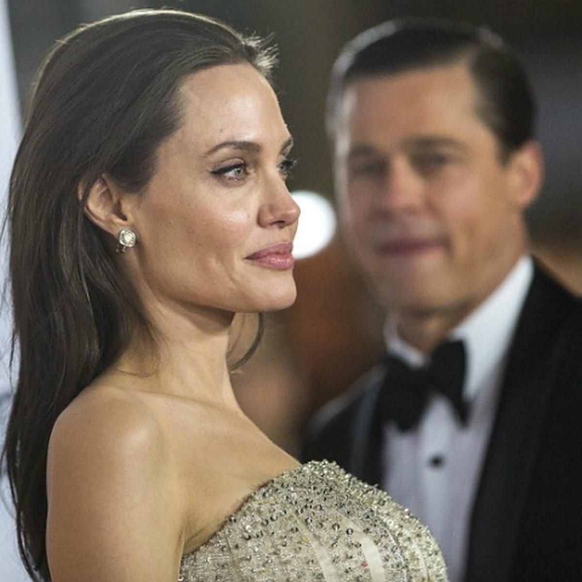 Джоли показала огромную грудь без белья :: Шоу-бизнес