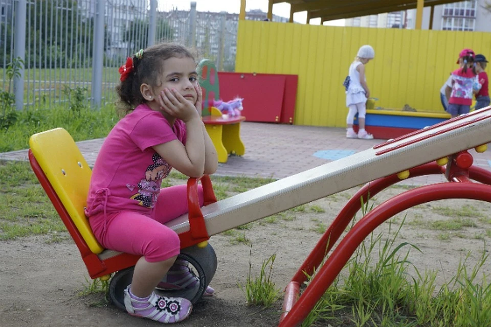 В Мурманской области скоро появятся три новых детских садика. Хотя на объектах есть проблемы.