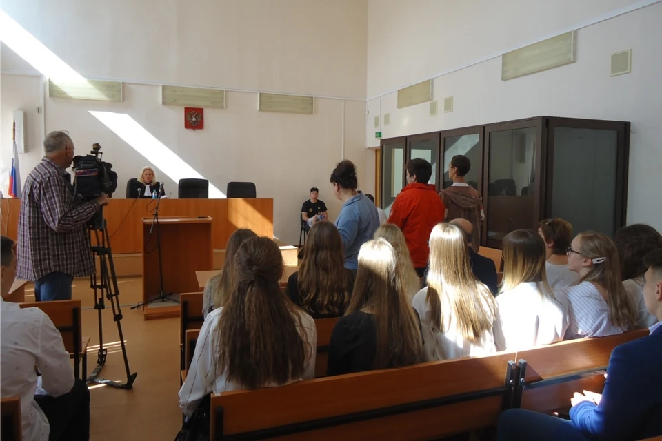 Школьники увидели как строится судебное заседание. Фото: пресс-служба Пролетарского суда города Твери