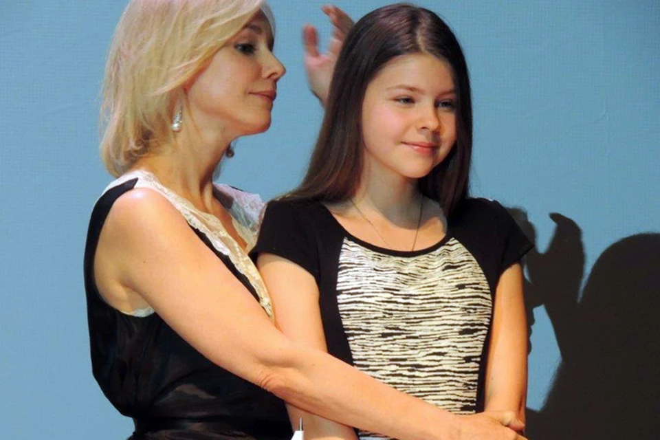 Вдова Олега Павловича Марина Зудина и дочь Мария Табакова