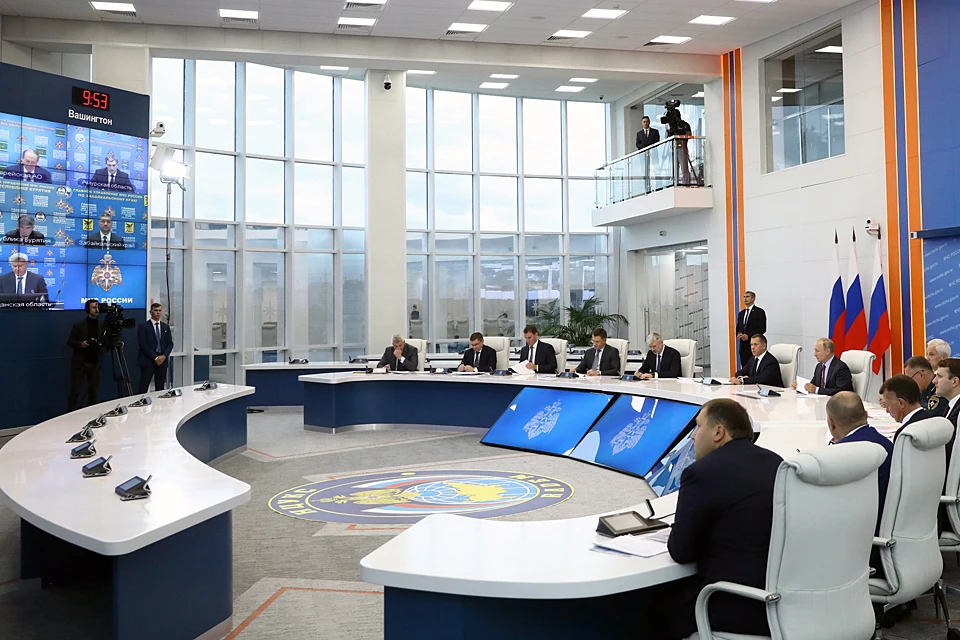 Владимир Путин провел совещание по ликвидации последствий паводков на Дальнем Востоке. Фото: Михаил Терещенко/ТАСС