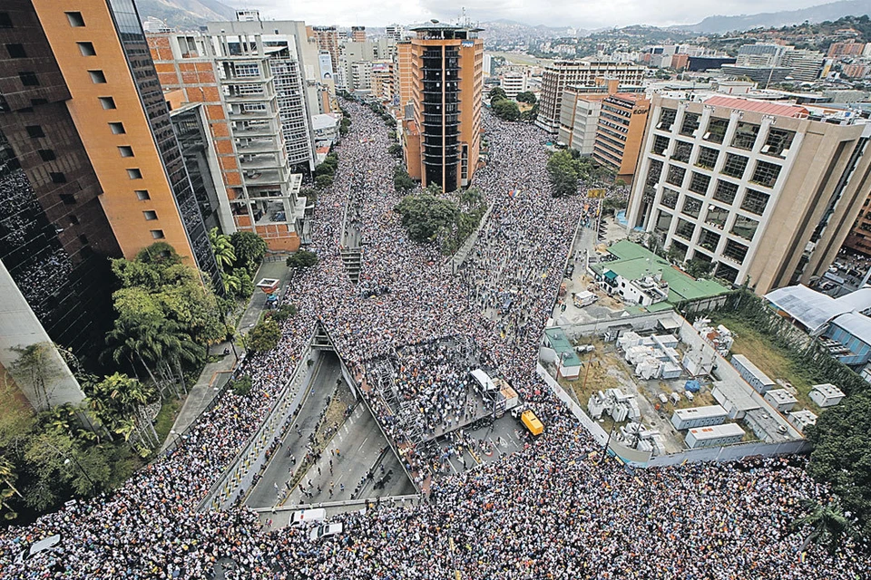 23 января 2019 года. Еще в январе, когда звезда Гуайдо только начала восходить, оппозиция проводила в Каракасе настоящие «марши миллионов». А сейчас митинги хоть и продолжаются, но собирают куда меньше людей.