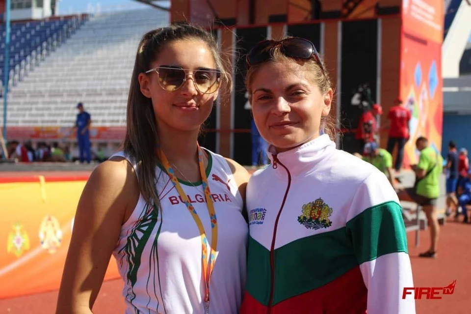 Ванеса Томева (слева), несмотря на отсутствие побед, уехала с ЧМ в Саратове в хорошем настроении