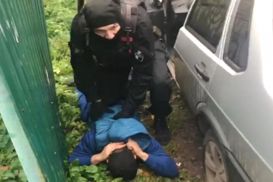 СОБР Росгвардии задержал насильника, когда тот выходил из своего дома