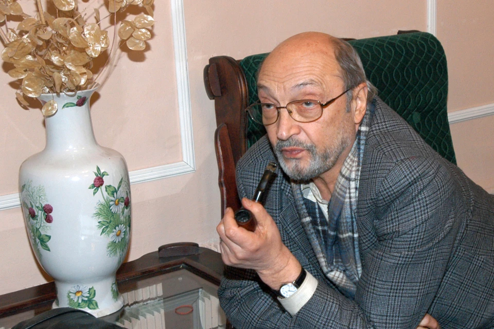 Актер Михаил Козаков.