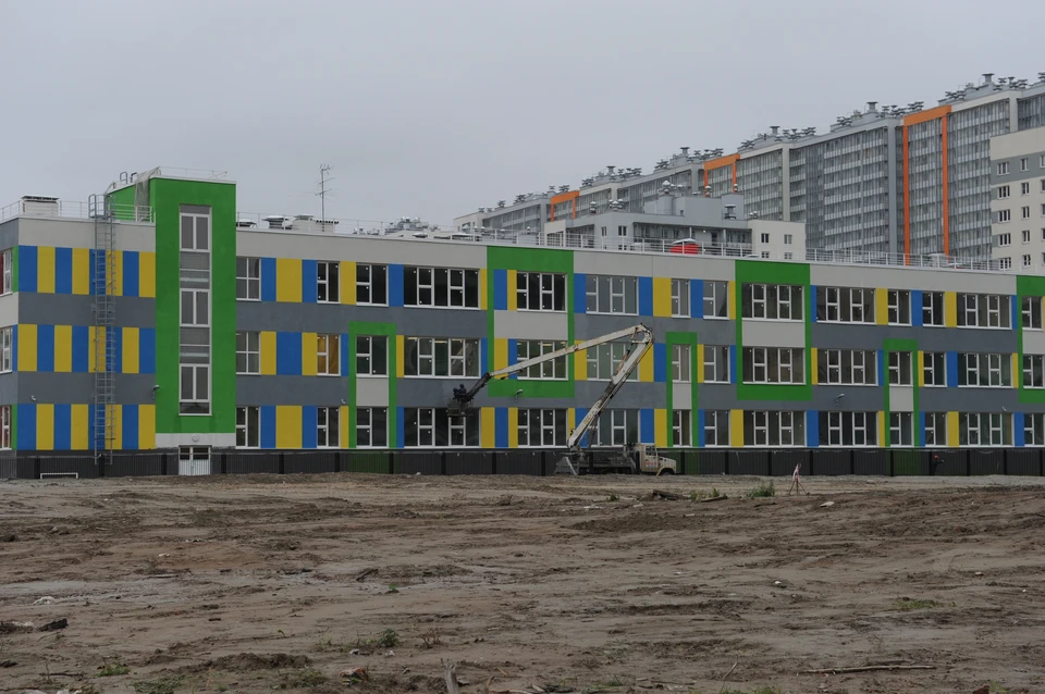 Школу на Маршала Казакова планируют открыть в январе 2020 года.