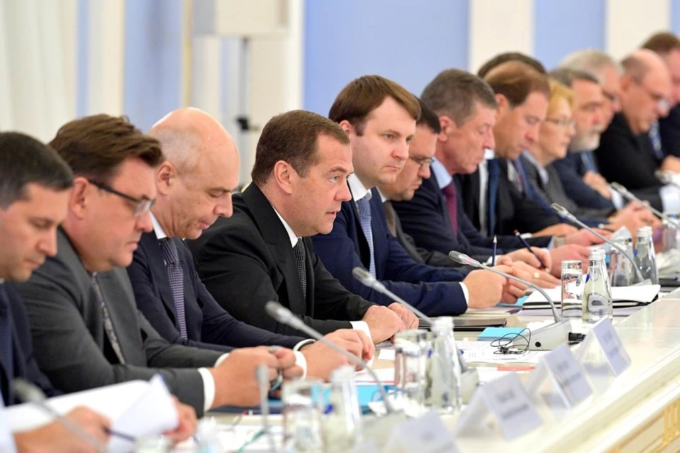 В понедельник в подмосковных «Горках» премьер Дмитрий Медведев провел заседание Консультативного совета по иностранным инвестициям. Фото: Александр Астафьев/ТАСС