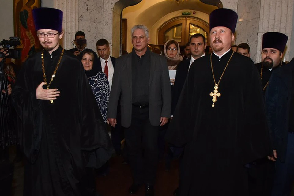 Кубинский президент посетил собор Святого Духа на Немиге. Фото: пресс-служба президента Кубы.