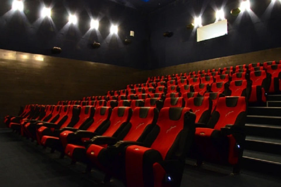 Администрация кинотеатров может изменить время начала киносеанса.