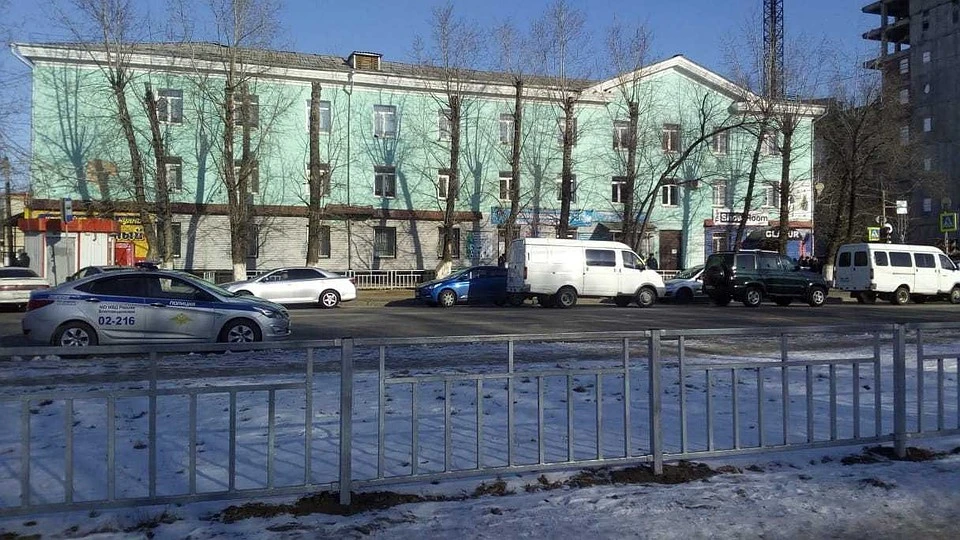 В Росгвардии сообщили, что охранник в колледже в Благовещенске работал без разрешения Фото: Дарья Прокопьева