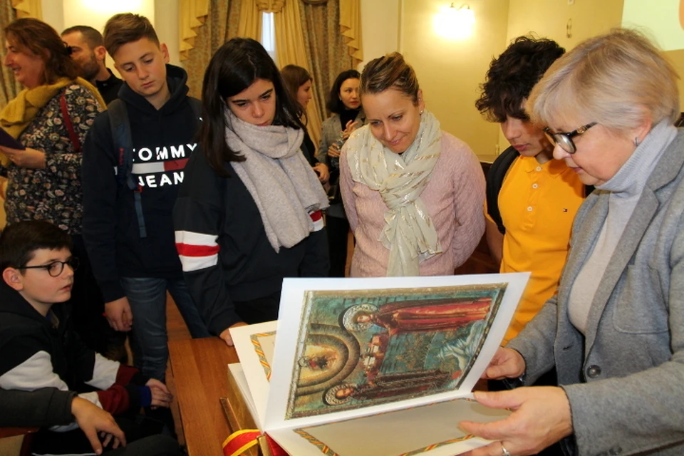 Золотая книга Твери французских школьников заинтересовала