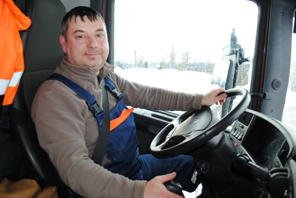 Водитель с 25-летнем стажем Сергей Антонов.