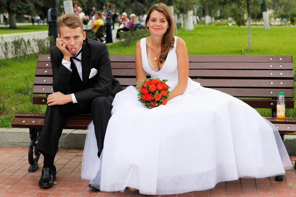 В России не хватает молодых невест.