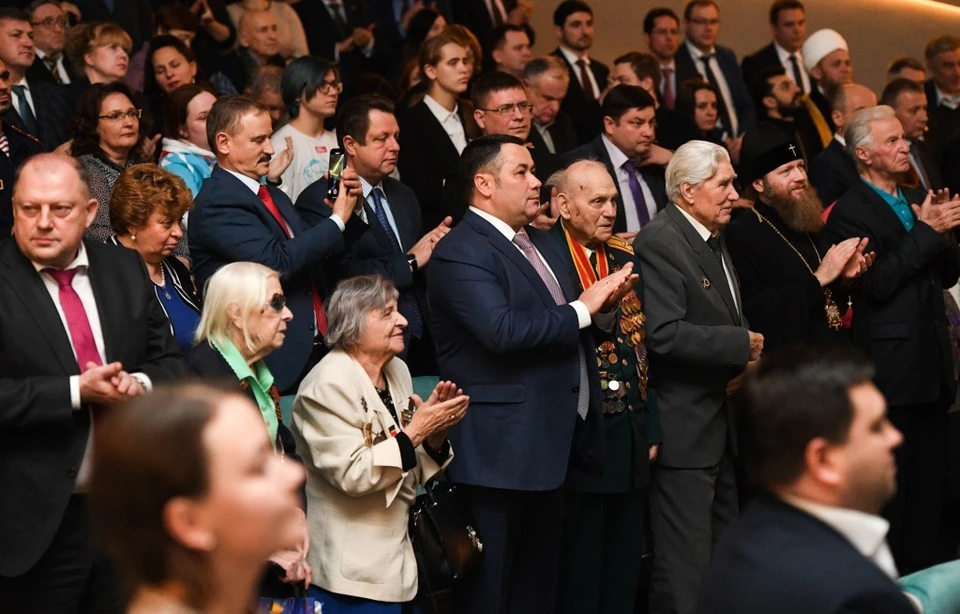 На премьерном показе присутствовал и губернатор Игорь Руденя. Фото: ПТО