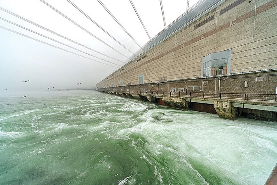 На Иркутской ГЭС начали масштабную модернизацию - полную замену гидроагрегатов. Фото: архив компании