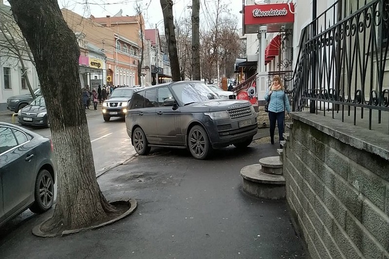 Паркуюсь как хочу и где хочу - право имею!