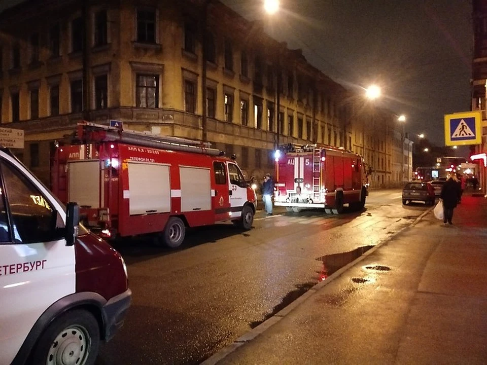 Принадлежала ли карта погибшему и, если нет, то как она к нему попала, еще устанавливают. Фото: vk.com/spb_today