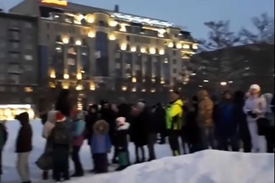 Каток возле оперного театра новосибирск