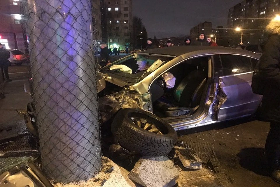 В Петербурге в аварии пострадали четыре человека. Фото: ДТП и ЧП "Вконтакте".
