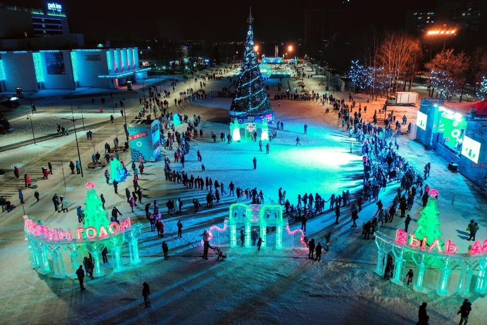 37 тысяч ижевчан встретили на Центральной площади Новый год Фото: Сергей Суворов