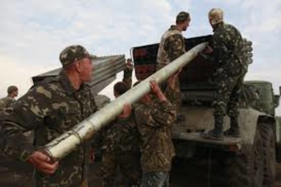 ВСУ продолжают размещать тяжелое вооружение в населенных пунктах вблизи линии боевого соприкосновения. Фото: novorosinform.org