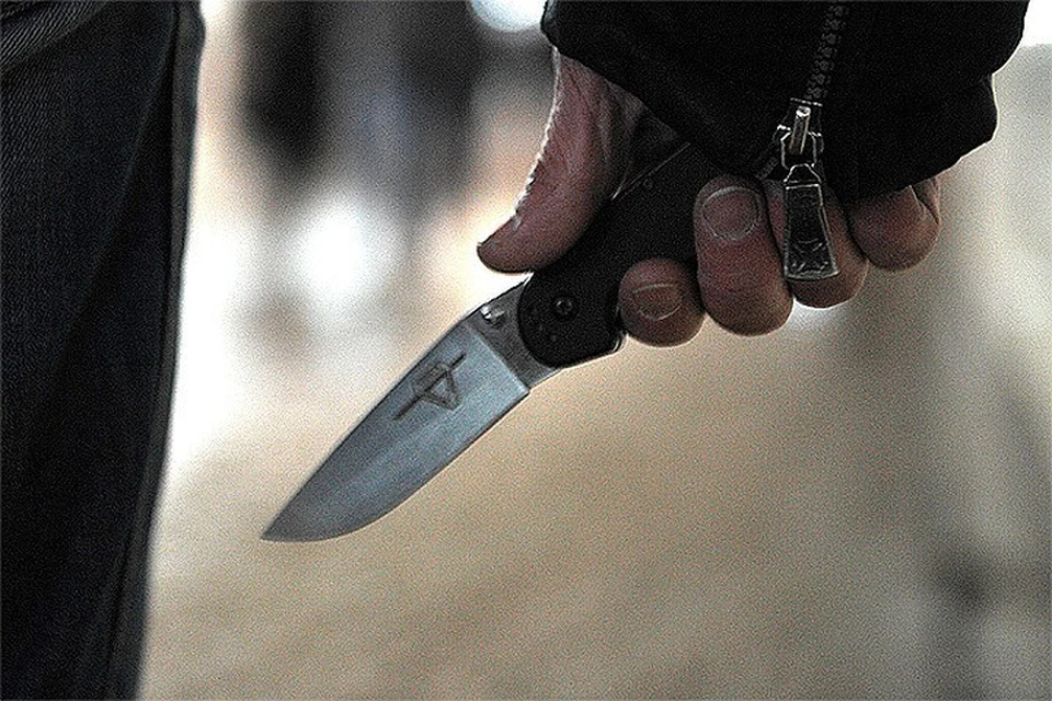 В Невском районе двое случайных знакомых порезали ягодицу женщине-мяснику.