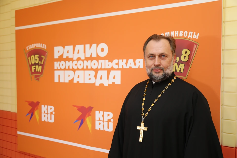 Священник Владимиром Волковым