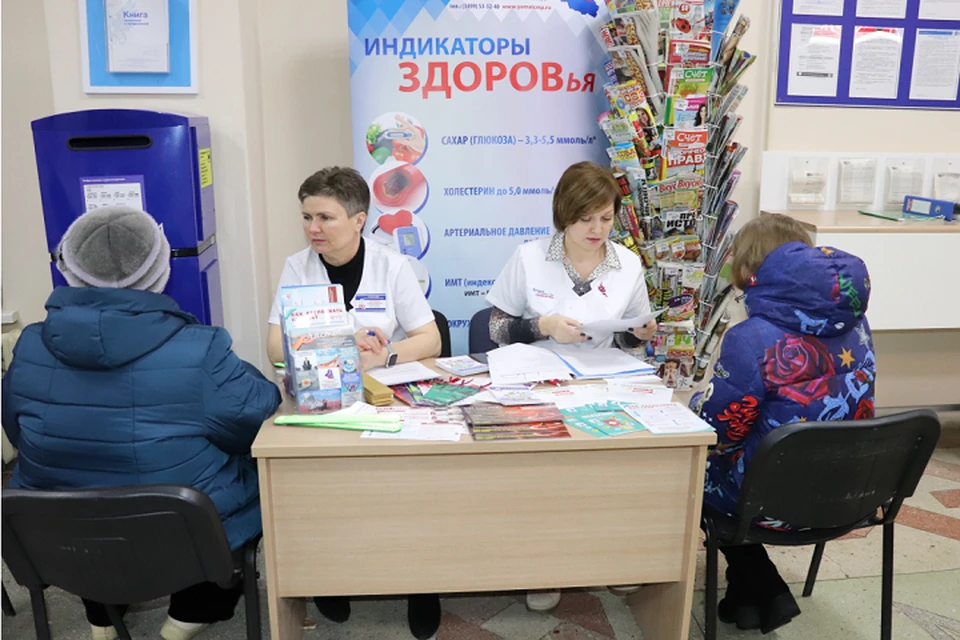 Ямальские профилактологи организовали «островок здоровья» на почте Фото: depzdrav.yanao.ru