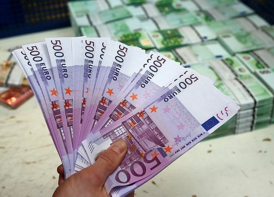 Официальный курс евро на выходные составил 68,29 рубля