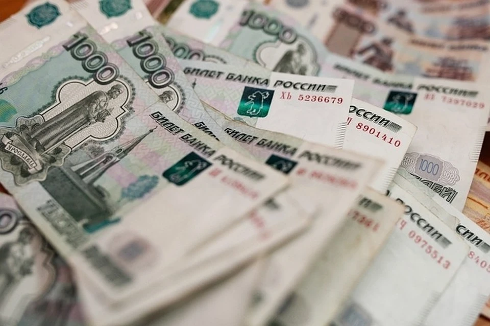 Алиментщик задолжал 800 тысяч рублей