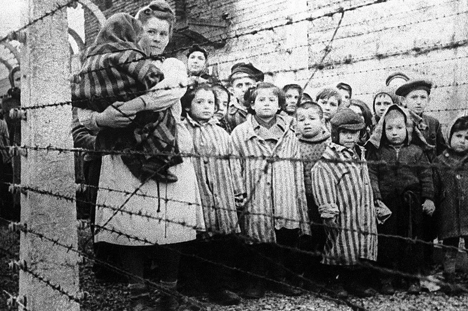 День памяти жертв холокоста приурочен к дате освобождения узников Освенцима — 27 января 1945 года Фотохроника ТАСС