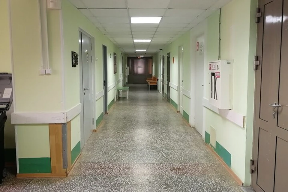 Маленький пациент находится в приподнятом настроении,