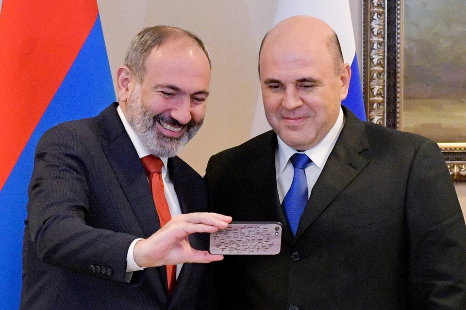 Пашинян и Мишустин (слева направо)
