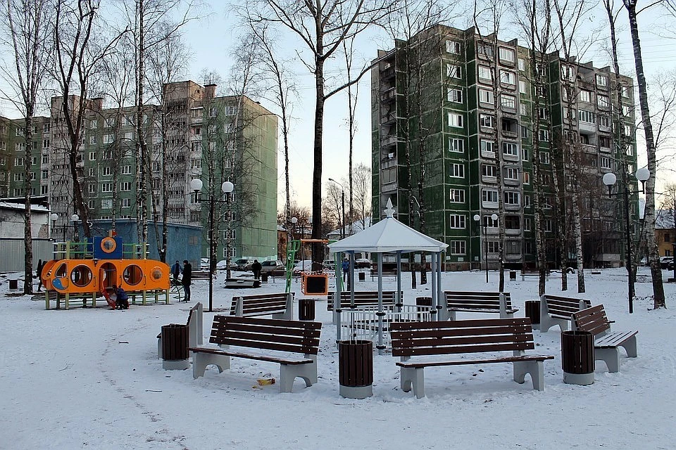 В прошлом году в Твери благодаря проекту «Формирование комфортной городской среды» установили новую площадку для отдыха на улице Артюхиной. Фото: администрация Твери