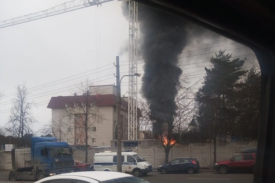 На территории городской больницы в Сестрорецке произошел пожар