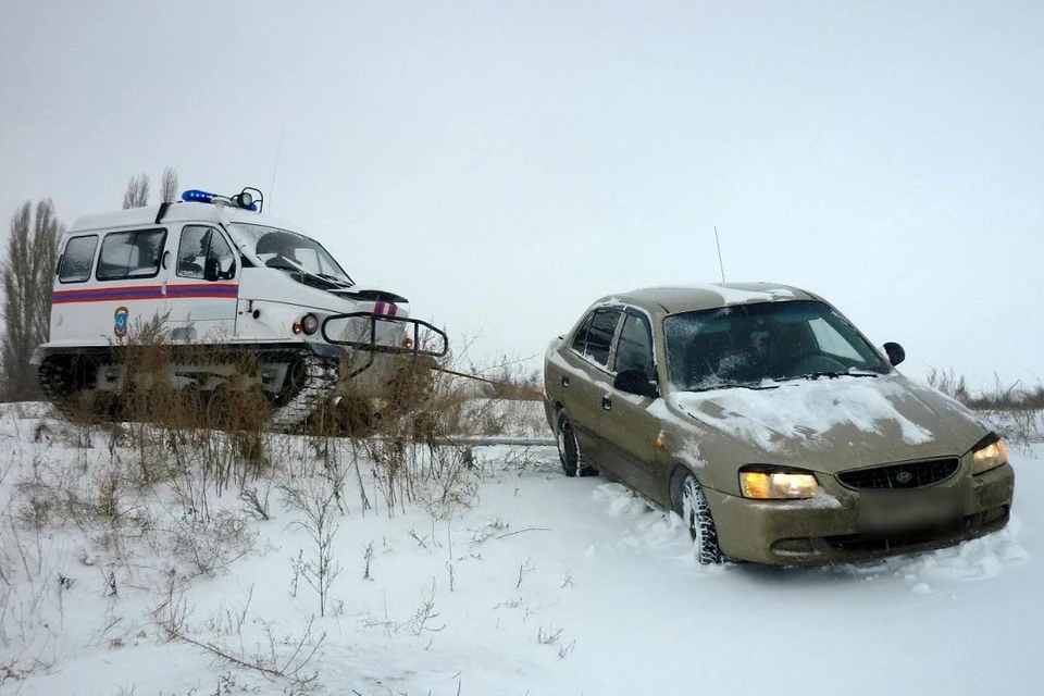 В случае дальнейшего ухудшения погоды на помощь водителям придут 700 единиц техники повышенной проходимости. Фото: donland.ru