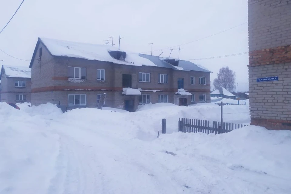Снег с двухэтажки насмерть придавил старшего по дому. Фото: Следственное управление СК РФ по Новосибирской области.