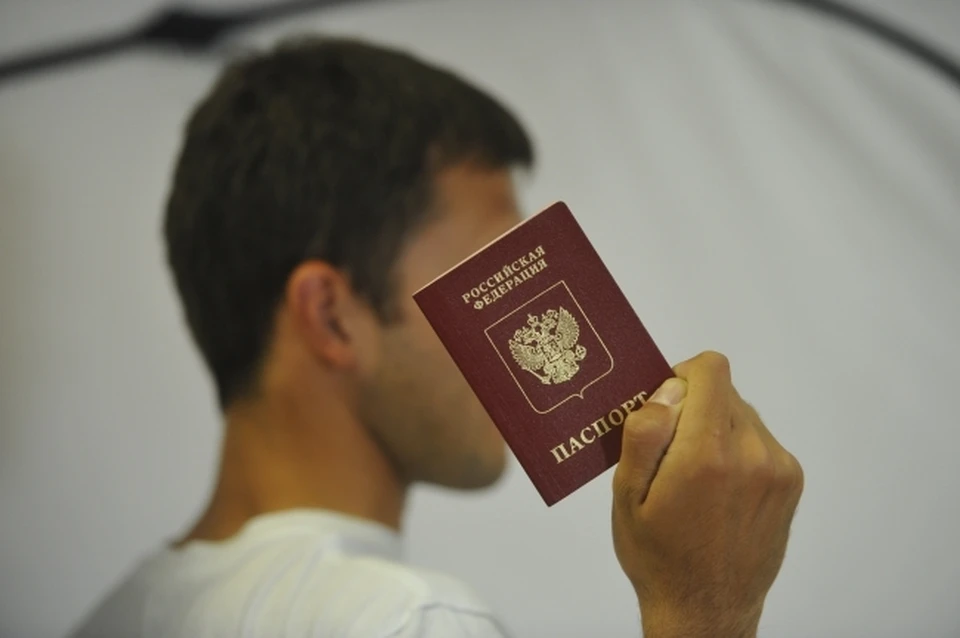 Двадцать лет парень скитался без документов и только в 27 лет смог найти мать и получить паспорт.