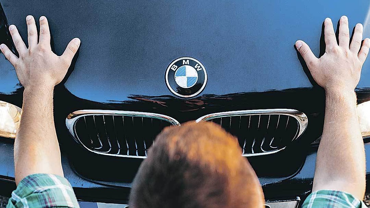 BMW и «Мерседесы» водят те еще балбесы? Кто чаще всего нарушает правила на  дорогах - KP.RU