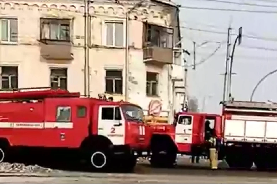 В Кемерове возле парка Ангелов загорелся магазин. Фото: "Инцидент Кемерово"/ vk.com