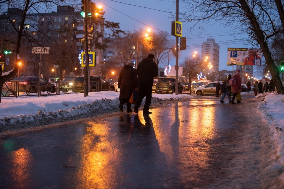 Горожане ездят на такси, чтобы не переломать ноги
