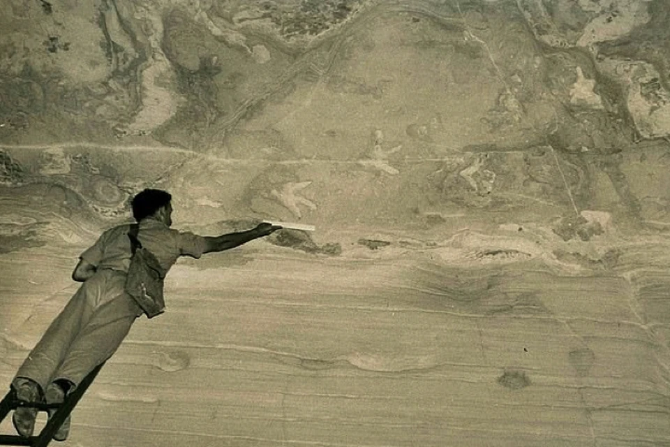 Следы, обнаруженные на потолке австралийской пещеры: снимок 1952 года.