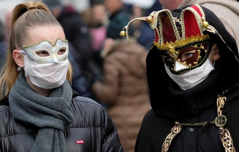 Из-за коронавируса в Италии Венецианский карнавал завершился на два дня раньше положенного срока