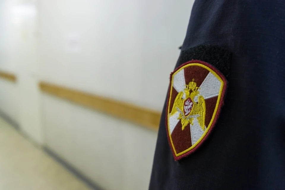 У гуляющего прохожего в Хабаровском крае в носке нашли подозрительное вещество
